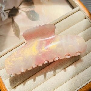 Elegant Pink Hair Claw Clip